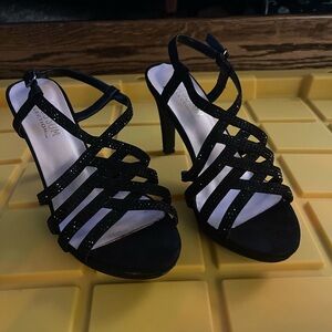 De Blossom collection black bedazzled heels